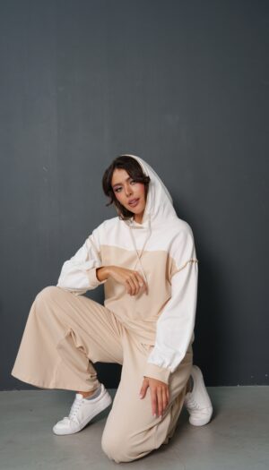 Итальянский Костюм с капюшоном